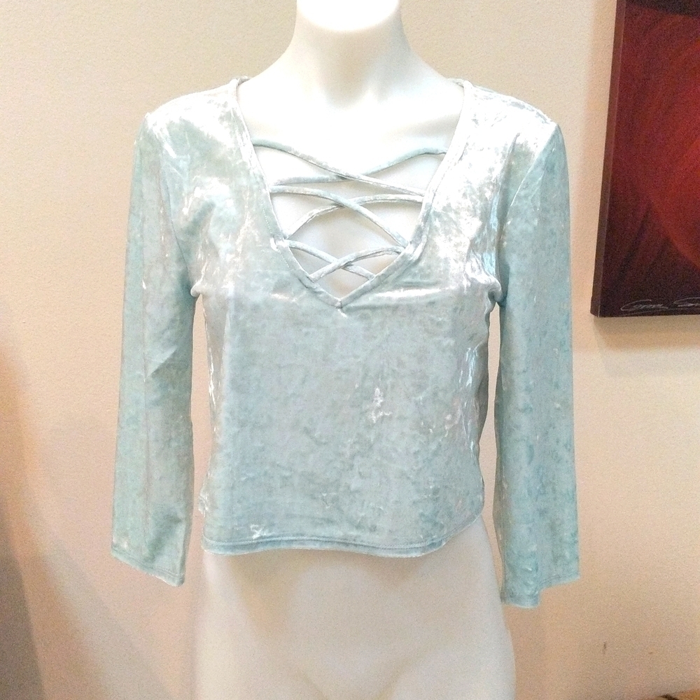 Forever 21 Women's XS Velvet Crop Top New Without Tag - Seafoam Green